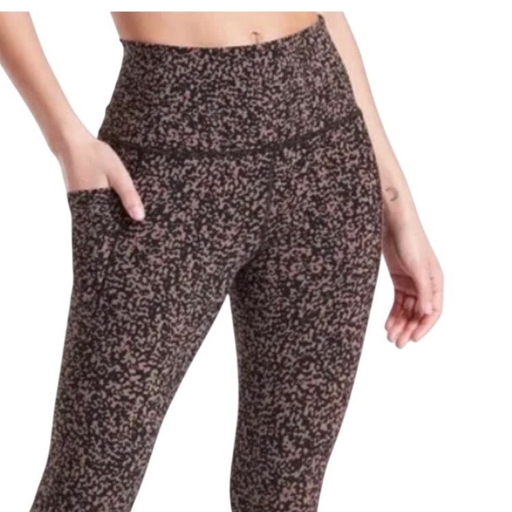 Athleta Salutation Stash Pocket Gravel Tight‎ Capri Leggings  1X